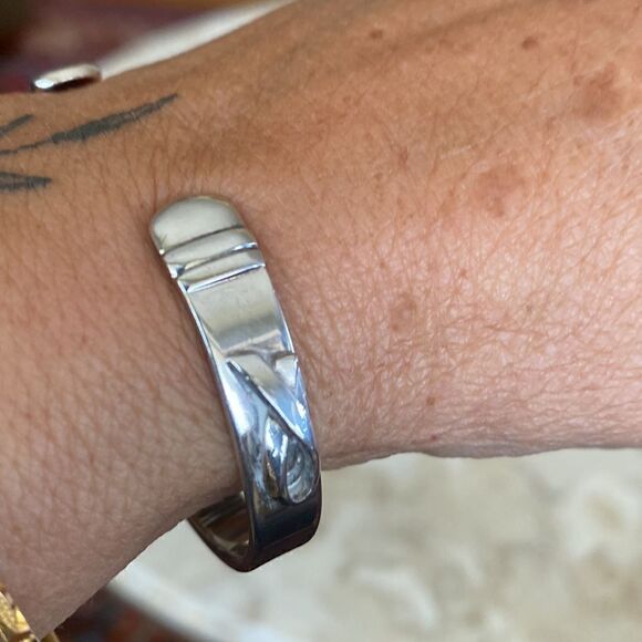 Breast Cancer “Until There Is A Cure” Silver Cuff Bracelet Unisex - Picture 4 of 9